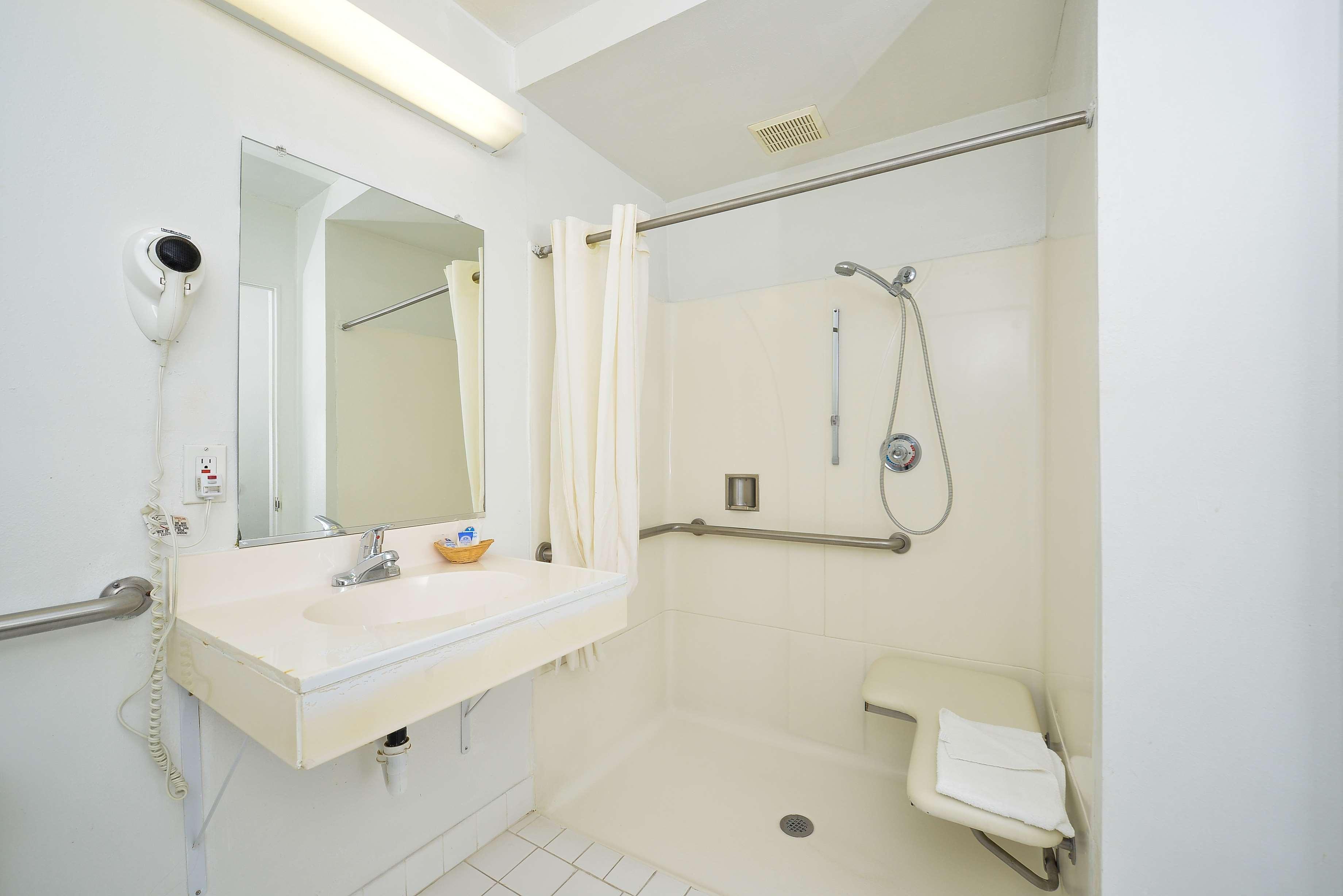 Americas Best Value Inn - Chico Phòng bức ảnh